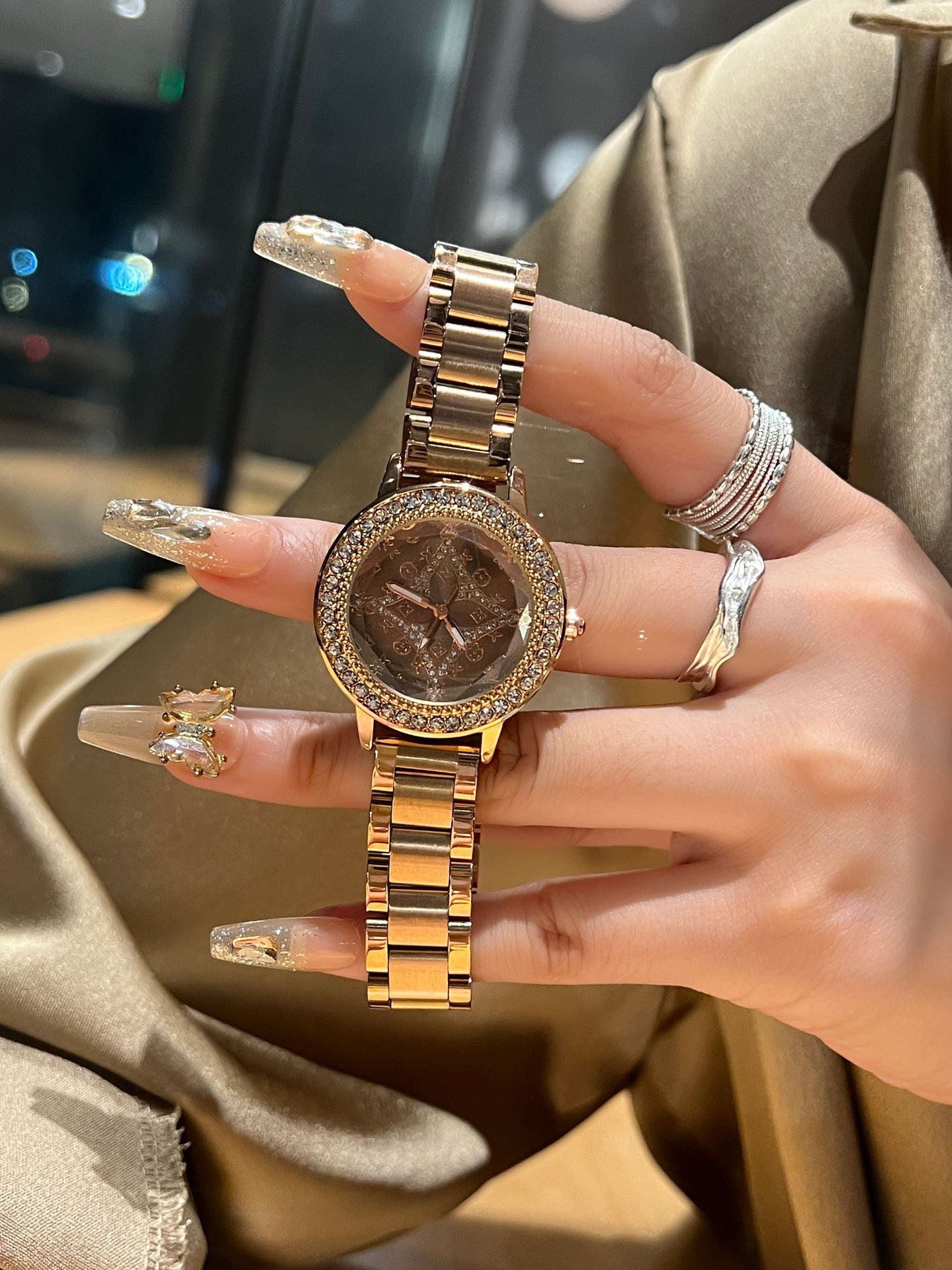 Diamond-encrusted digital women's steel belt